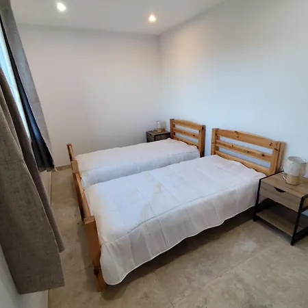 Apartment Maioun Cremat *